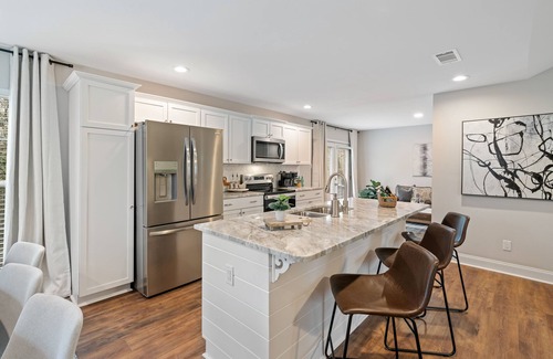 Saint Elmo House | Hamilton Hideaway- Pool, Creek View w/Scenic Deck