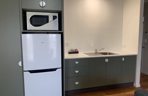 Parkes Hotel | Hamilton's Henry Parkes Motor Inn, Parkes