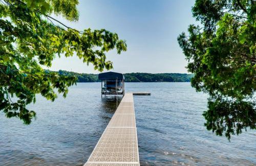 Free Soil House | Hamlin Lake Retreat Spacious Stay for Groups!