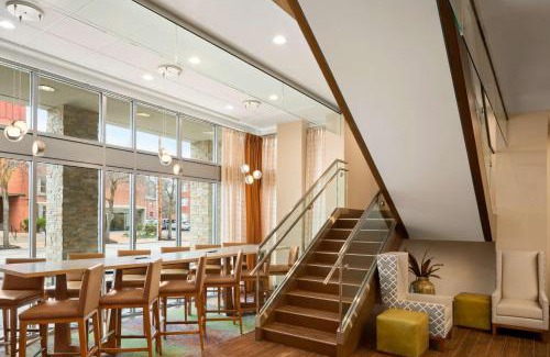 North Clayton Hotel | Hampton Inn and Suites Clayton/St. Louis-Galleria Area