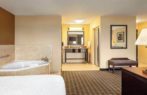 Pine Bluff Hotel | Hampton Inn and Suites Pine Bluff