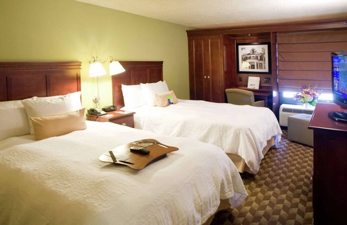 Highlands - Perkins Hotel | Hampton Inn Baton Rouge - I-10 & College Dr.