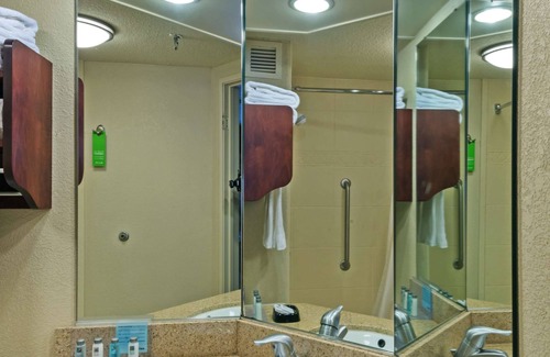 Highlands - Perkins Hotel | Hampton Inn Baton Rouge - I-10 & College Dr.