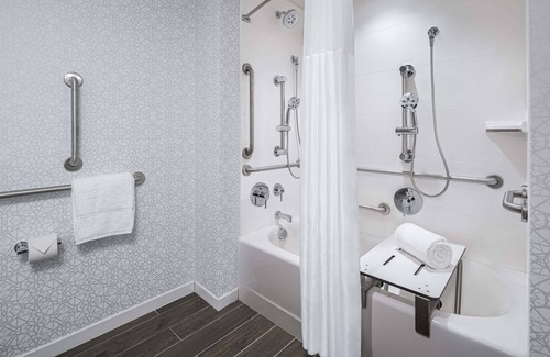 Woburn Hotel | Hampton Inn Boston Woburn