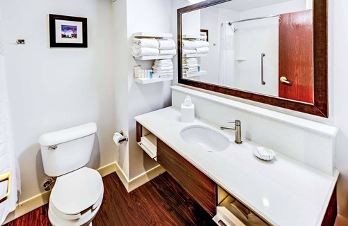 Columbus Hotel | Hampton Inn by Hilton Columbus I-70E/Hamilton Rd