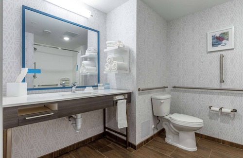 Camden Hotel | Hampton Inn Camden