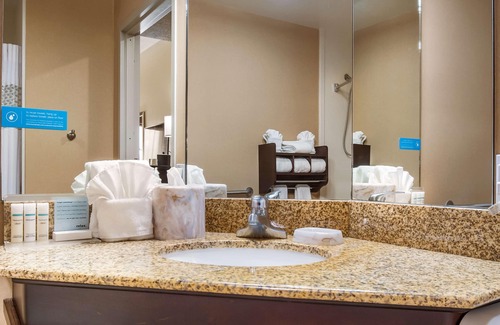 Columbus Hotel | Hampton Inn Columbus-West
