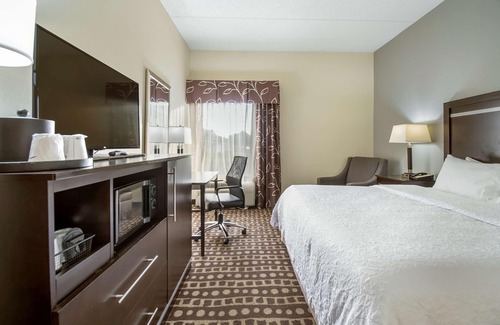 Columbus Hotel | Hampton Inn Columbus-West