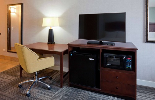 Canal Park Hotel | Hampton Inn Duluth Canal Park