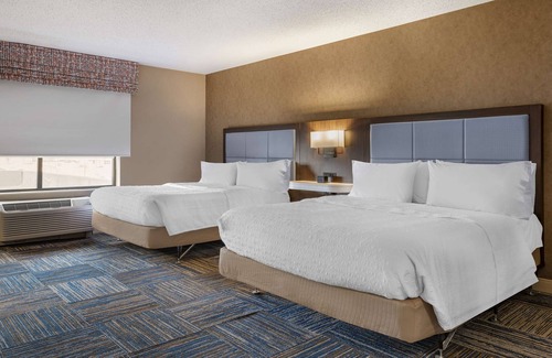 Greenfield Hotel | Hampton Inn Greenfield