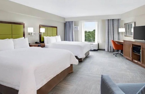 Lancaster Hotel | Hampton Inn Lancaster