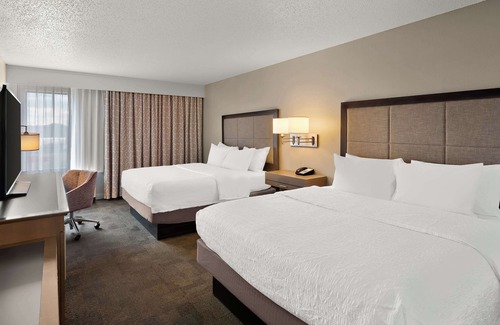 Lancaster Hotel | Hampton Inn Lancaster