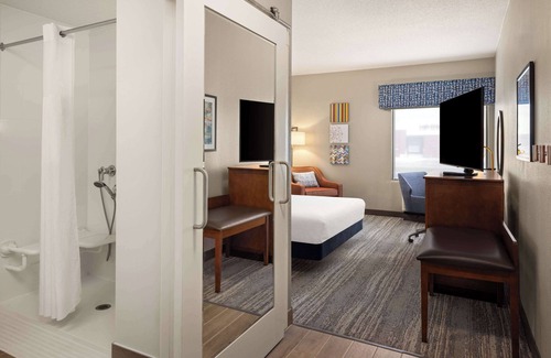 Maple Grove Hotel | Hampton Inn Minneapolis NW Maple Grove