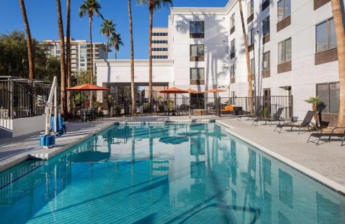Camelback East Hotel | Hampton Inn Phoenix - Biltmore