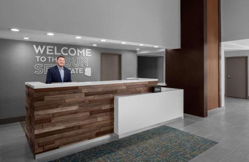 Camelback East Hotel | Hampton Inn Phoenix - Biltmore