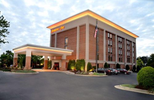 Northeast Raleigh Hotel | Hampton Inn Raleigh Capital Blvd North