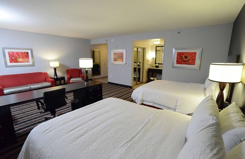 Albany Hotel | Hampton Inn & Suites Albany At Albany Mall