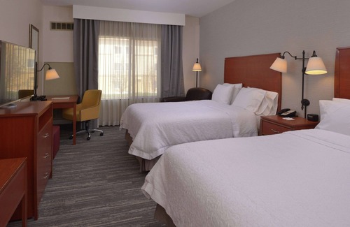 Greenacres Hotel | Hampton Inn & Suites Bakersfield North-Airport