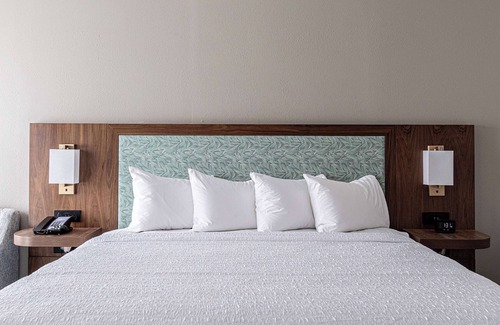 West Ashley Hotel | Hampton Inn & Suites Charleston/West Ashley