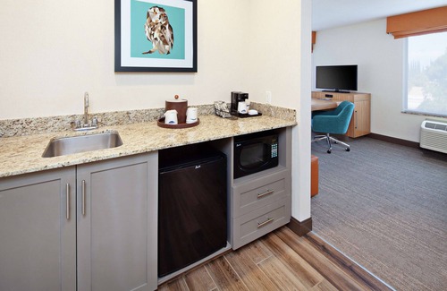 Chino Hills Hotel | Hampton Inn & Suites Chino Hills