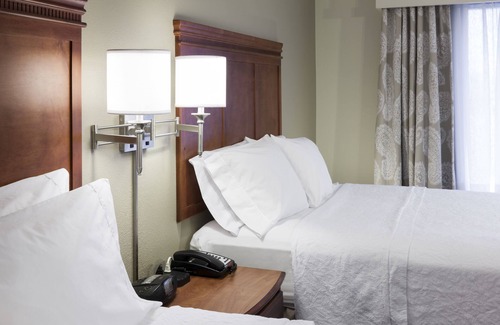 Quad Cities Hotel | Hampton Inn & Suites Davenport