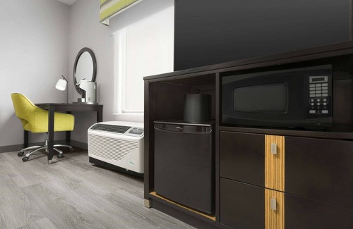 Biggs Field Hotel | Hampton Inn & Suites El Paso/East