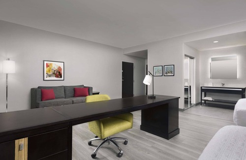 Biggs Field Hotel | Hampton Inn & Suites El Paso/East