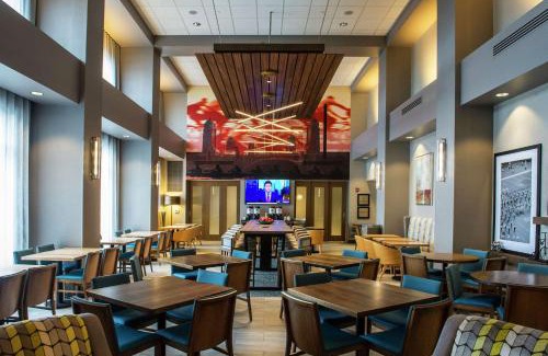 Foxboro Hotel | Hampton Inn & Suites/Foxborough/Mansfield
