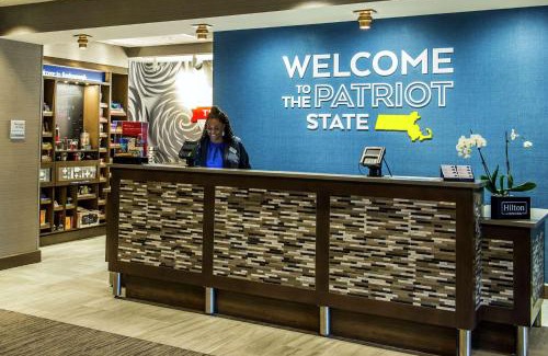 Foxboro Hotel | Hampton Inn & Suites/Foxborough/Mansfield