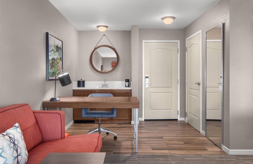 Raisin Hotel | Hampton Inn & Suites Fresno
