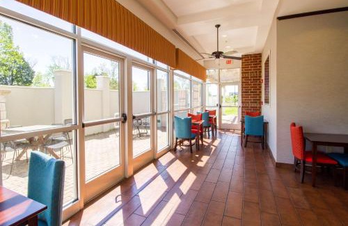 Brownsboro Hotel | Hampton Inn & Suites Huntsville Hampton Cove