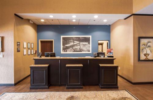 Brownsboro Hotel | Hampton Inn & Suites Huntsville Hampton Cove