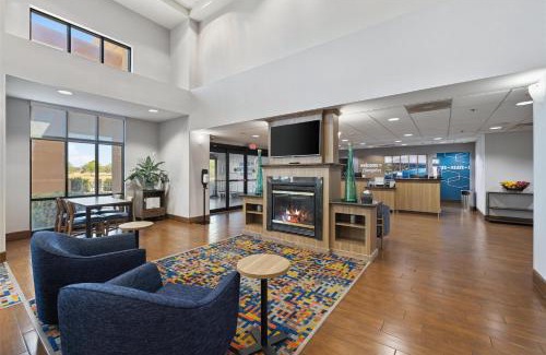 Madera Hotel | Hampton Inn & Suites Madera