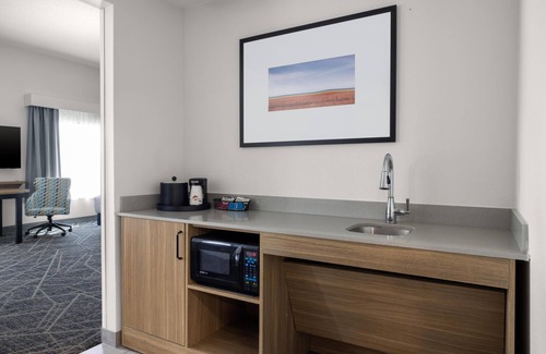 Quad Cities Hotel | Hampton Inn & Suites Moline-Quad City Int'l Aprt