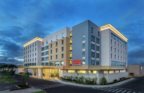 Kapolei Hotel | Hampton Inn & Suites Oahu Kapolei - FREE Parking - No Resort Fee