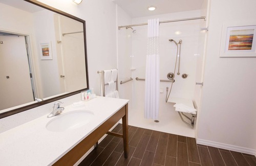 Bairdford Hotel | Hampton Inn & Suites Pittsburgh/Harmarville