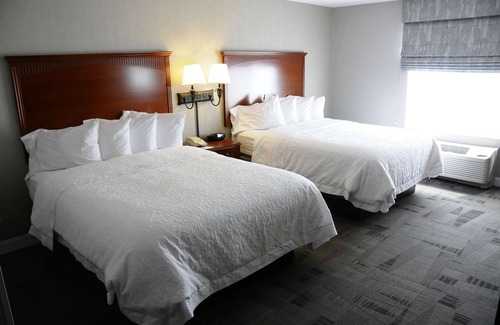 Redding Hotel | Hampton Inn & Suites Redding