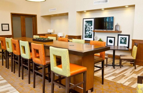 Salinas Hotel | Hampton Inn & Suites Salinas