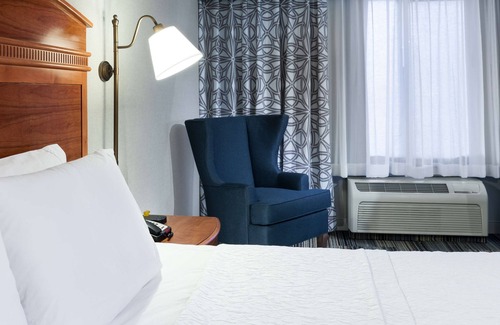 Tulare Hotel | Hampton Inn & Suites Tulare