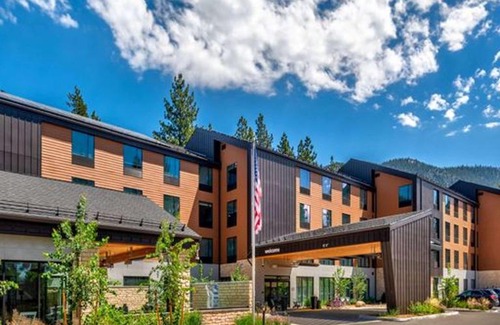 South Lake Tahoe Hotel | Hampton Inn & Suites South Lake Tahoe