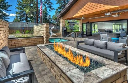 South Lake Tahoe Hotel | Hampton Inn & Suites South Lake Tahoe