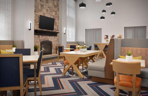 Williston Hotel | Hampton Inn & Suites Williston