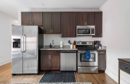 Downtown Charleston Apartment | Hampton Suite | In the Heart of King Street!