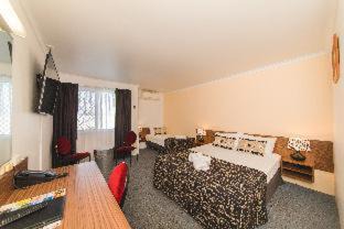 Rockhampton Hotel | Hampton Villa Motel