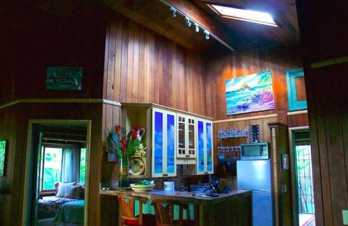 Puuiki House | Hana Ocean Palms Bungalows