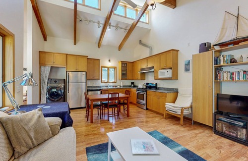Sea Ranch House | Hand-Built Home w/Deck, WiFi & Shared Pool/Tennis - Close to Bluff Trail, Golf