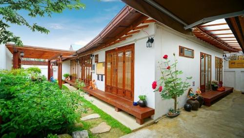Jeonju House | Haneulae Jeonju Hanok Village Accommodation