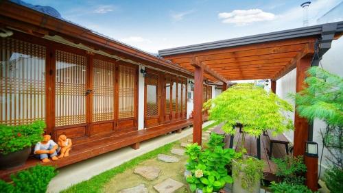 Jeonju House | Haneulae Jeonju Hanok Village Accommodation