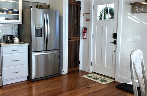 St. Marys Apartment | Hang up all your cares and woes and head to Southern Bell with Riverfront views!