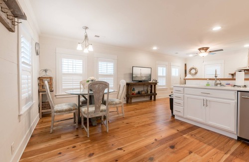 St. Marys Apartment | Hang up all your cares and woes and head to Southern Bell with Riverfront views!